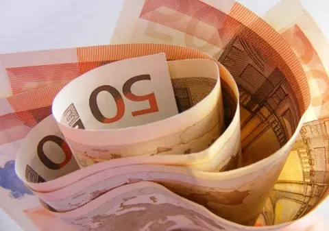 Salariu minim fabulos într-o țară din Europa. Ce sumă se acordă lunar