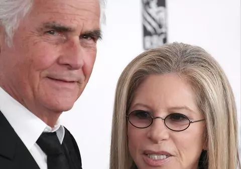 Fiul vitreg al Barbrei Streisand a ajuns pe străzi și mănâncă din mila trecătorilor