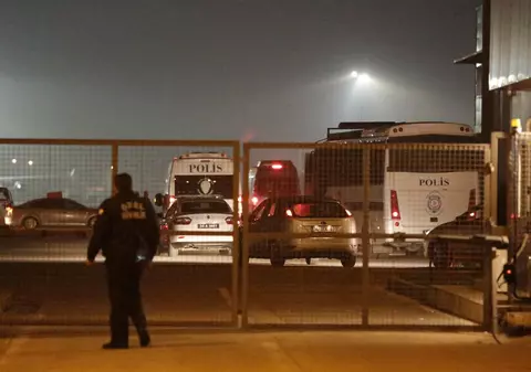 Explozie pe aeroportul din Istanbul. O femeie a murit, iar alta a fost rănită. Prima ipoteză: atac terorist