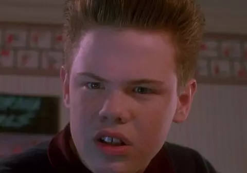 Cum arată astăzi Buzz, grăsunul din "Singur acasă"! | FOTO