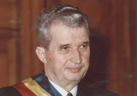 Primele fotografii de la deshumarea dictatorului - Acesta este scheletul lui Ceauşescu!