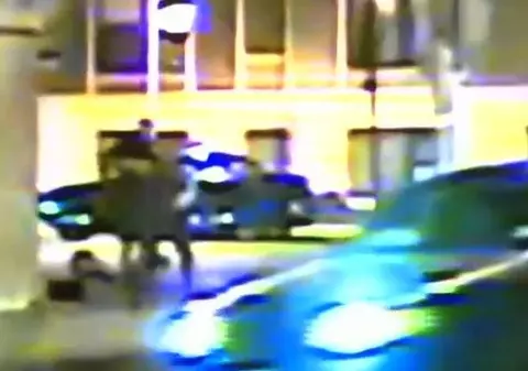 Polițistul care a împușcat mortal în tânăr în Chicago, găsit nevinovat. Înregistrarea momentului în care se trage cu arma, făcută publică | VIDEO