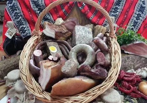 Ce spun medicii: cum și cât ar trebui să mâncăm la masa de Crăciun