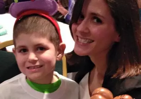 Povestea emoționantă a unui copil diagnosticat cu cancer. Și-a găsit dragostea vieții lui la vârsta de 8 ani