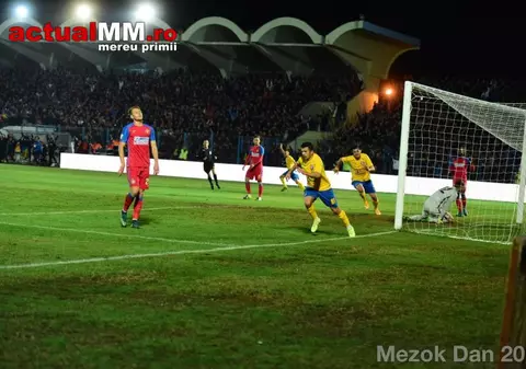 Cu ochii în nocturnă! ^FCM Baia Mare, liderul seriei de Vest din Liga 2, acționat în judecată! Nu au achitat instalația de la meciul cu Steaua!