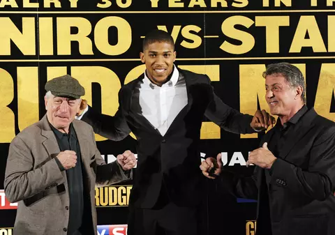 Britanicii încep să facă legea la grea! Văzuţi ca doi posibili viitori campioni mondiali, Anthony Joshua l-a făcut KO pe conaţionalul Dillian Whyte
