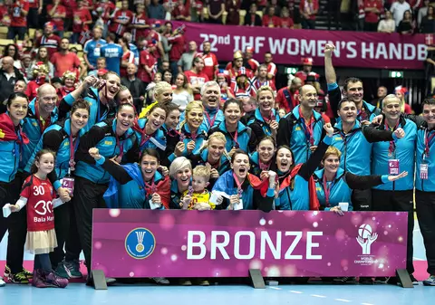 ”Românii se aprind repede și se sting repede!”. Criticați că ne montați! Amintiri despre bronzul Mondial și visele olimpice de la handbal