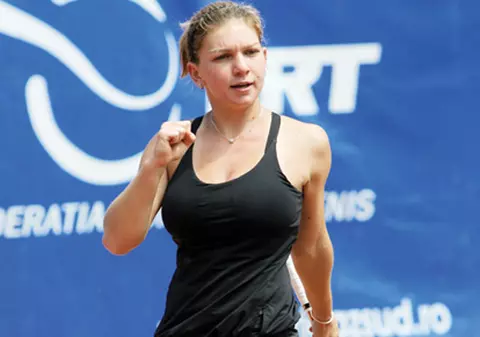 Ce oameni răi! Străinii au dezbrăcat-o pe Simona Halep! Ce au reținut privirile pofticioase ale fanilor tenisului. Imagini nemaivăzute cu românca, înainte de operație de micșorare a sânilor. Mesajul constănțencei de Crăciun / FOTO&VIDEO