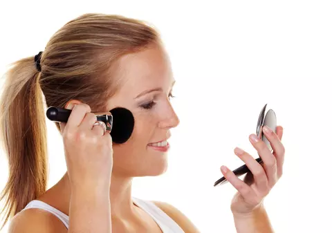 Ce greșeli de înfrumusețare să evitați de sărbători