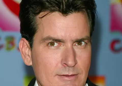 Charlie Sheen, dat în judecată de încă o fostă iubită