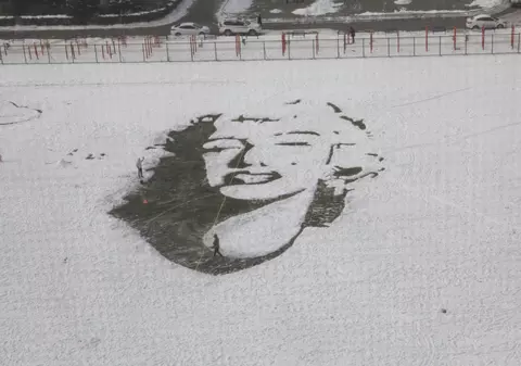 Au făcut chipul lui Marilyn Monroe în zăpadă! | FOTO