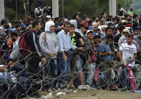 Măsuri de ultima oră! Italia este forțată să amprenteze cu forța toți imigranții 