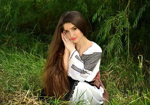 Îi calcă pe urme Sofiei Vicoveanca! Are colecție de costume populare foarte scumpe. Vezi despre cine e vorba!