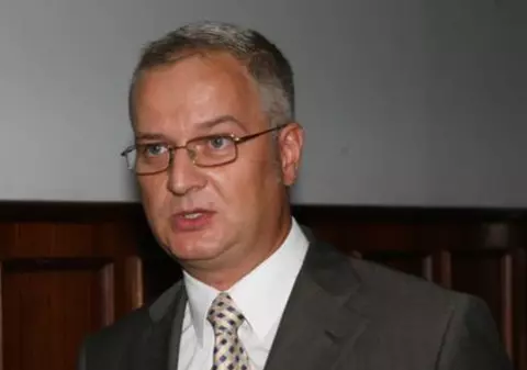 Prins cu banii «la purtător»! După malpraxis merge o șpăguță