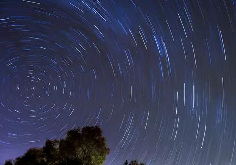Fenomen spectaculos pe cerul României în noaptea de 13 decembrie