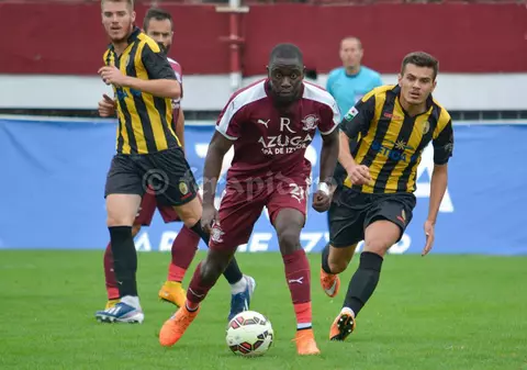 Fratele unui fotbalist din România lucrează la clubul Bataclan, epicentrul atentatelor din Paris. ^Cum a scăpat de măcelul pus la cale de teroriști