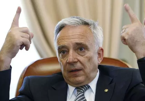 Apar banii de AUR. Anunțul făcut de Isărescu