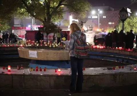 INCIDENTE în Piața Universității. 200 de persoane, care participau la un marș pentru COLECTIV, s-au îmbrâncit cu jandarmii