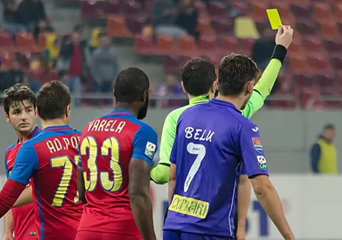Schimbare din mers: cartonaşele galbene din sezonul regulat, anulate în play-off/play-out
