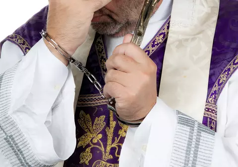 Caz cu final neașteptat în Franța! A furat 700.000 € din banii enoriașilor