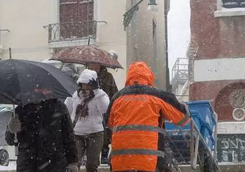 VREMEA se răceşte. PROGNOZA METEO pentru marţi şi miercuri