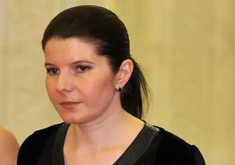 Ridzi, despre Iohannis: Am fost naivă să cred că un om care nu are copii nu are o piatră în loc de inimă