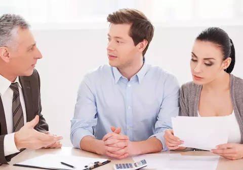 Românii vor din nou credite! Împrumutul în lei, preferat celui în valută