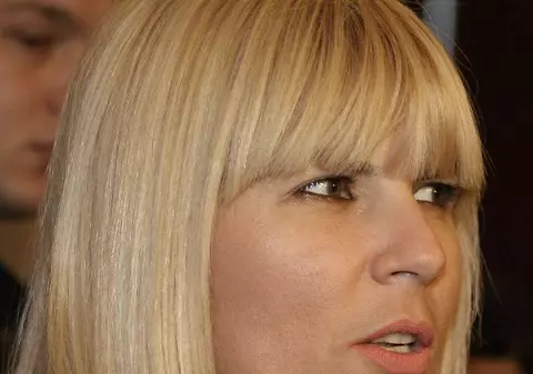 Elena Udrea, apariție de senzație! Cum și-a schimbat coafura când a împlinit 42 de ani | FOTO 