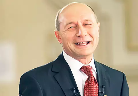 Vor să câștige primăriile cu prietenul și cumătrul lui Băsescu