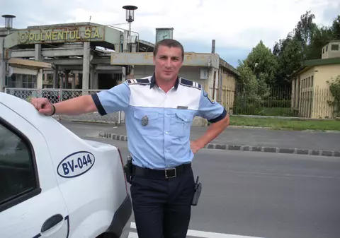 Polițistul povestitor, pus în dificultate! Vezi ce i-a scris un tânăr admirator