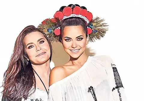 Vacanţă cu mama, în Costa Rica! S-au dus vremurile când Inna se relaxa în concediu, cu iubitul