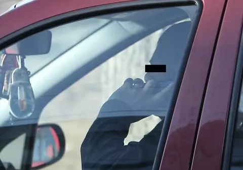 Mobilul, pacostea accidentelor rutiere! Cel puţin o persoană din patru ajunge în spital, din cauză că foloseşte telefonul în timpul condusului