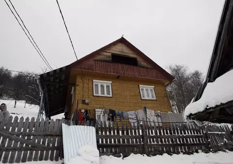 Reportaj exclusiv din singurul sat din Europa unde 16 familii trăiesc cel mai aproape de cer: ”Locuim în România,  dar nu știe nimeni de noi”