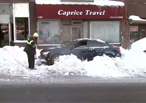 America încearcă să iasă din zăpadă?