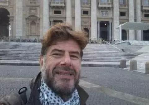 Scene şocante în basilica Sf. Petru din Vatican. Un turist i-a lăsat fără cuvinte pe credincioşi | VIDEO