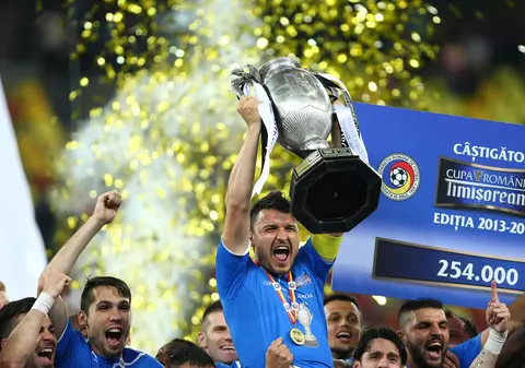 Saudiții scriu că Pițurcă îl vrea pe Budescu, ^dar Astra susține că atacantul pleacă în Qatar. Situația lui Găman este în ceață