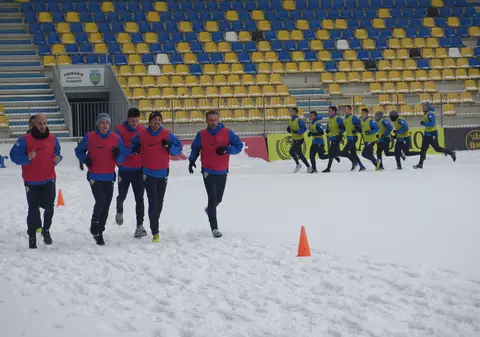 Jucătorii de la Petrolul au efectuat vizita medicală. 4 contracte reziliate/ VIDEO