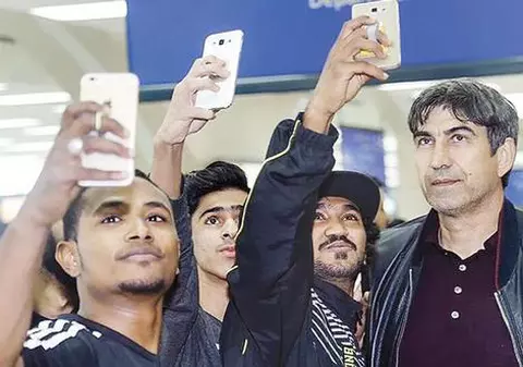 Temurkhuja Abdukholiqov i-a furat șunca din farfurie lui Victor Pițurcă