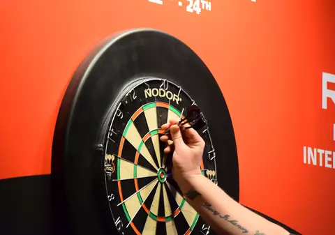 Pascaru ar putea ”pescui” un loc la Campionatul Mondial de darts