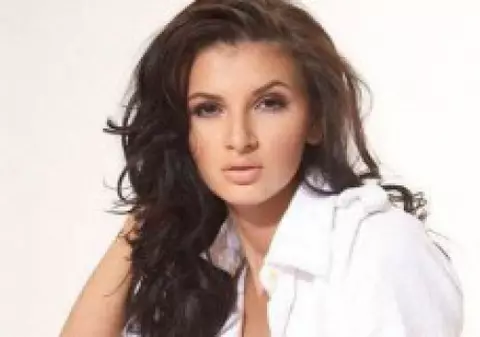 Ramona Gabor a mai făcut o schimbare de look!