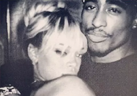 Uluitor! Tupac nu a MURIT! Trăiește în CUBA și se distrează cu Rihanna!