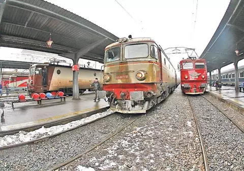 Tren blocat pe ruta Ploiești-București! Pasagerii, preluați după o oră