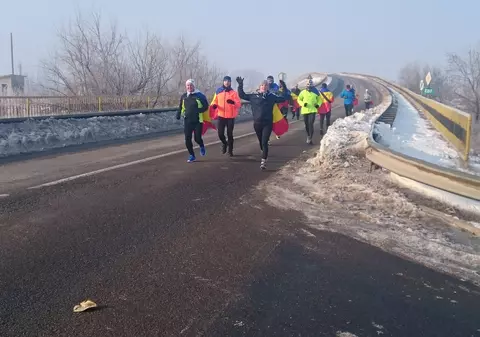 Au alergat 21 de kilometri ca să facă Hora Unirii