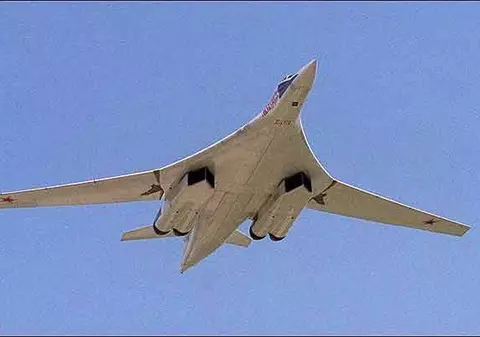 Un general francez ar fi folosit avionul militar să meargă acasă