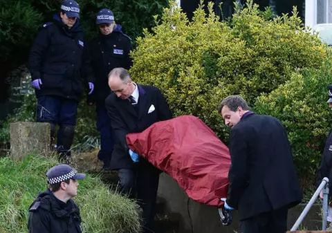 3 cadavre descoperite în grădina unei actrițe britanice, dată dispărută (VIDEO)