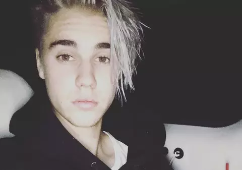 Justin Bieber s-a vopsit lila | FOTO