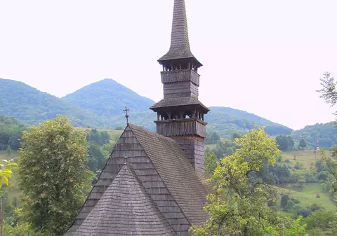 Bisericile de lemn din România, ”spionate” cu drone | VIDEO