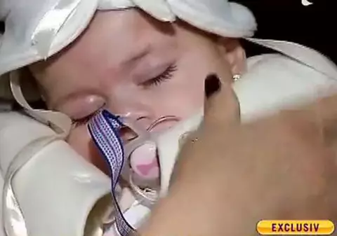 Emoții pentru Florin Salam. Fetița lui a fost dusă la spital după botez