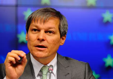 Guvernul analizează eliminarea plăţii CASS de către cei fără venituri