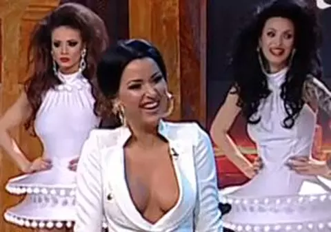 Ups, Daniela Crudu a pățit-o! I s-au văzut chiloții în direct